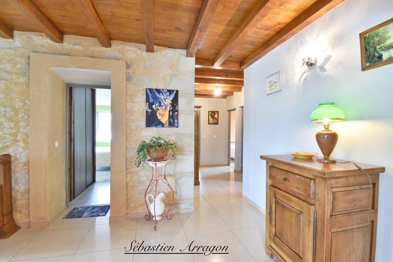 Propriété - 260 m² - 8 pièces