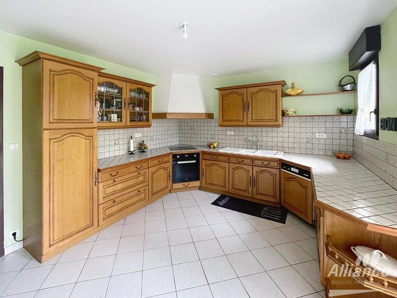 Maison - 206 m² - 7 pièces