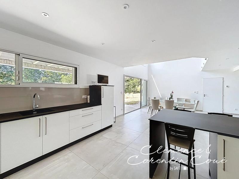 Maison - 186 m² - 6 pièces