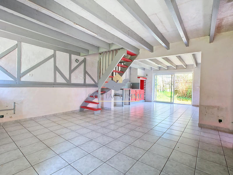 Maison ancienne - 438 m² - 21 pièces