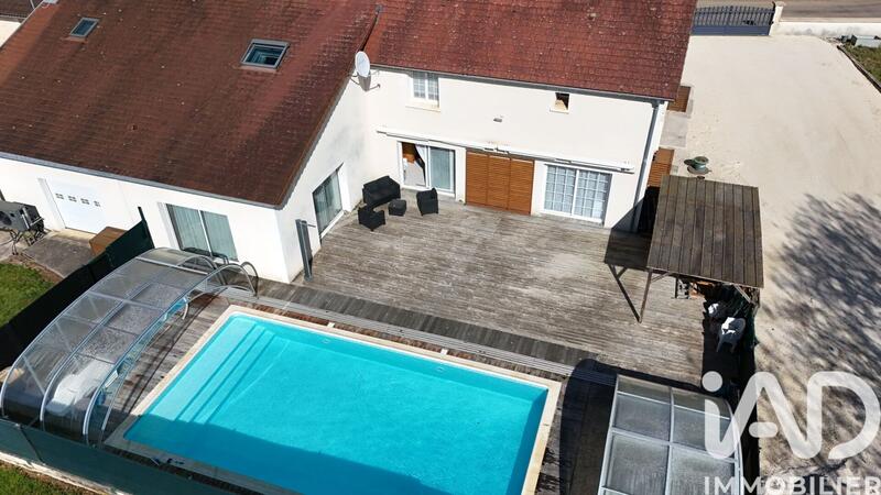 Maison de village - 343 m² - 11 pièces