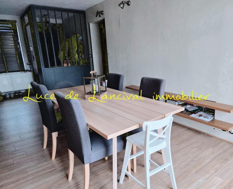 Maison - 202 m² - 7 pièces