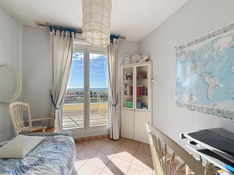 Appartement - 82 m² - 3 pièces