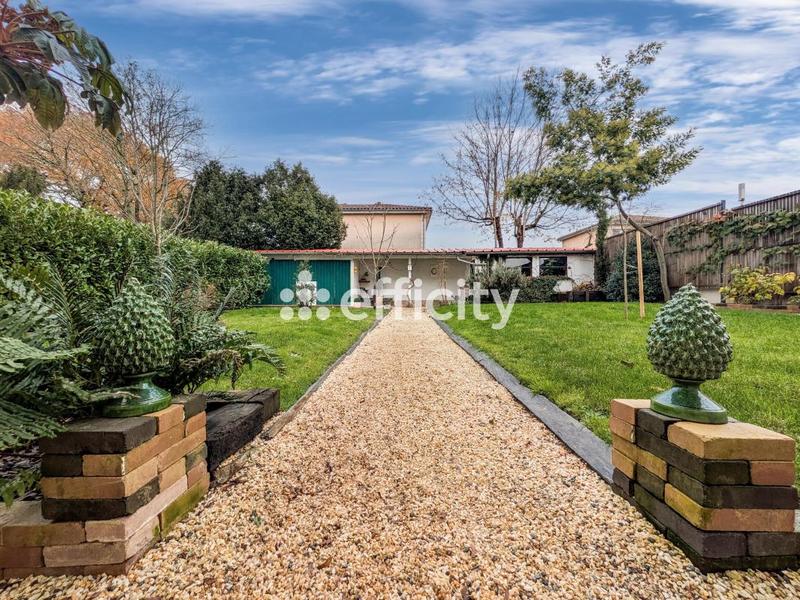 Maison - 170 m² - 8 pièces