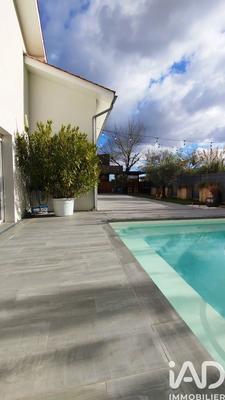 Maison - 206 m² - 8 pièces