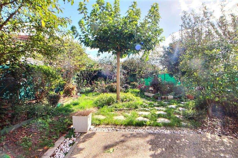 Maison - 99 m² - 4 pièces