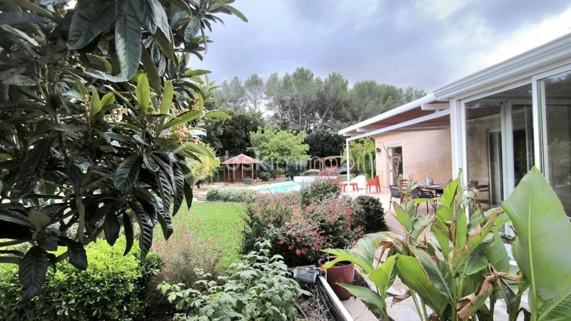 Maison - 253 m² - 10 pièces