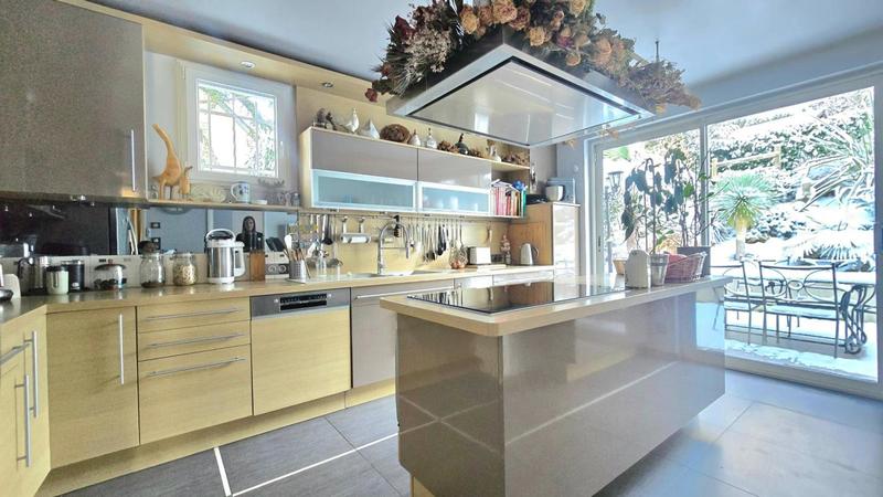 Maison - 145 m² - 6 pièces