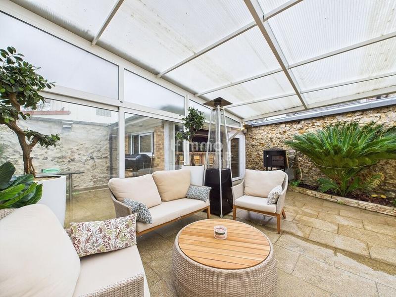 Maison - 378 m² - 7 pièces