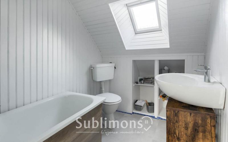 Maison - 211 m² - 6 pièces