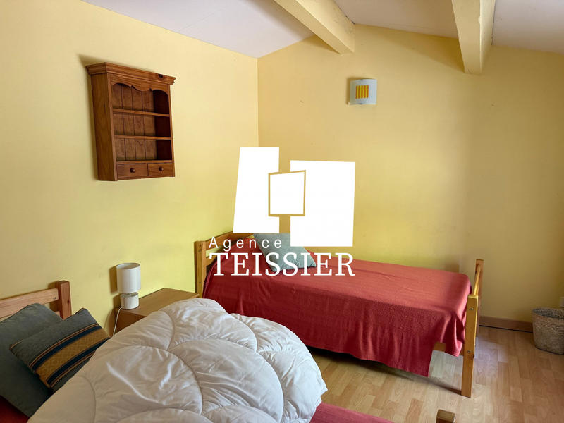 Mas - 230 m² - 11 pièces