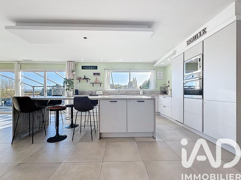 Maison - 200 m² - 8 pièces