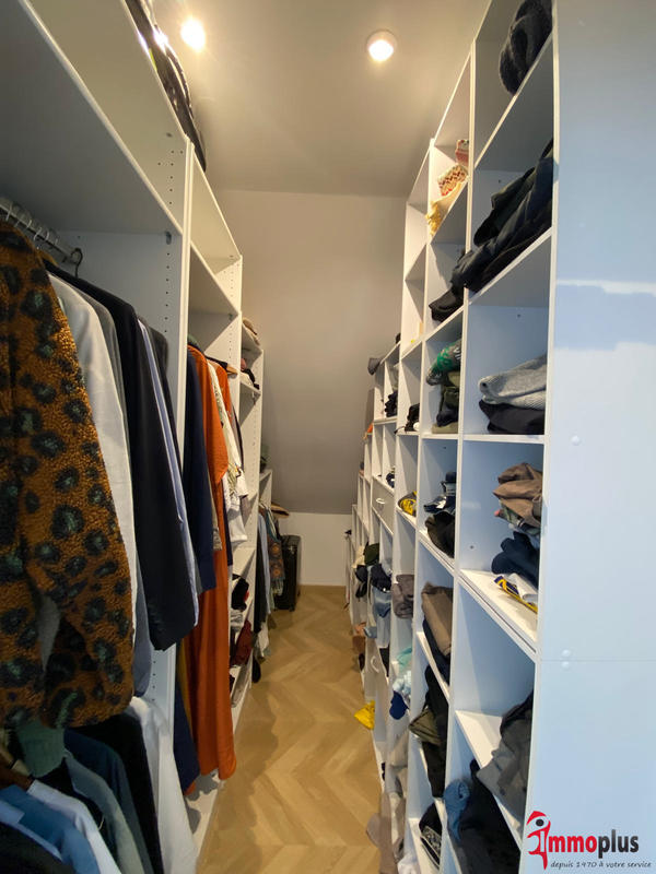 Maison - 200 m² - 8 pièces