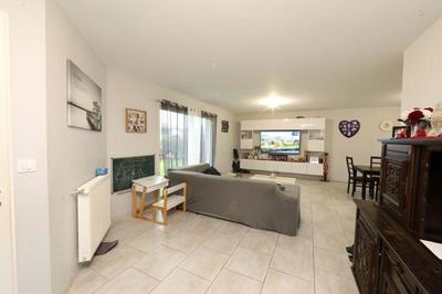 Maison contemporaine - 553 m² - 4 pièces