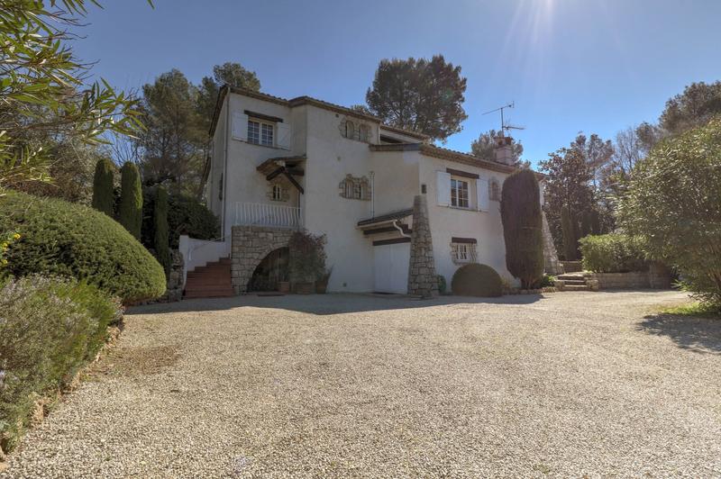 Maison - 147 m² - 5 pièces