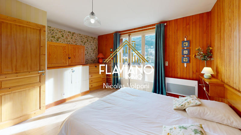 Appartement - 100 m² - 5 pièces