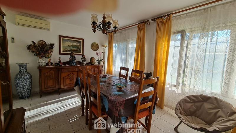 Villa - 178 m² - 11 pièces