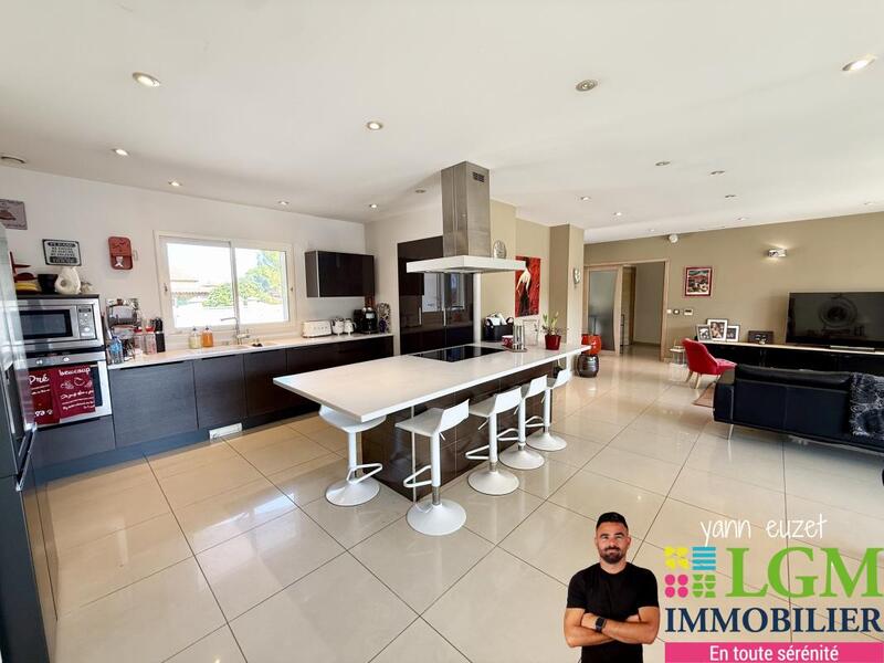 Maison - 193 m² - 6 pièces