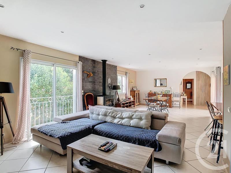 Maison - 142 m² - 6 pièces