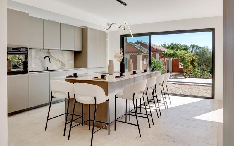 Maison - 400 m² - 9 pièces