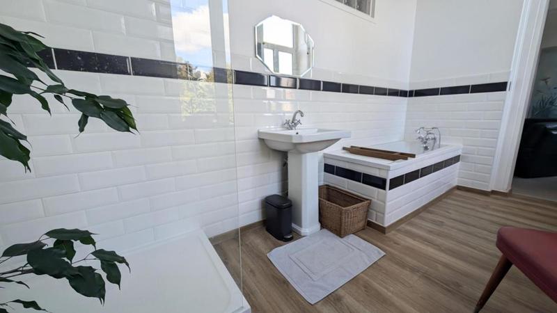 Maison - 340 m² - 8 pièces