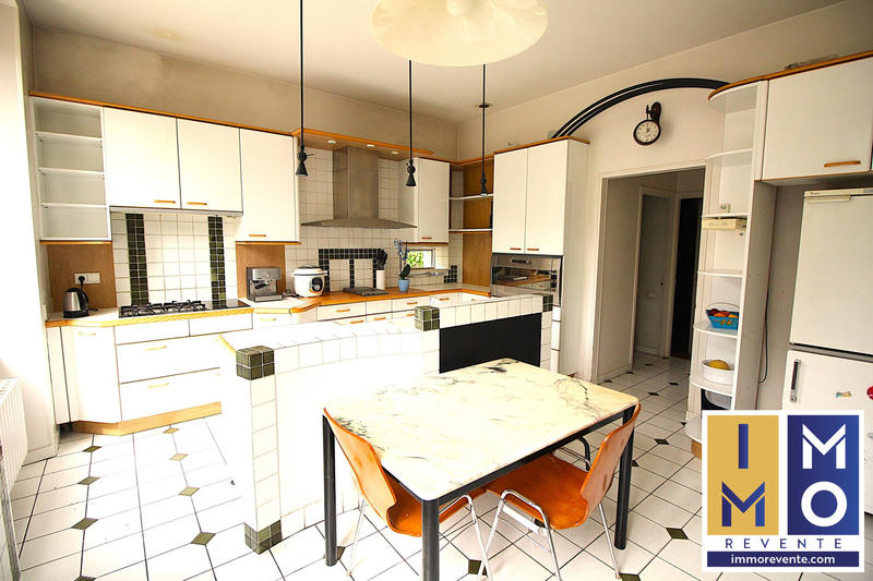 Maison - 458 m² - 11 pièces