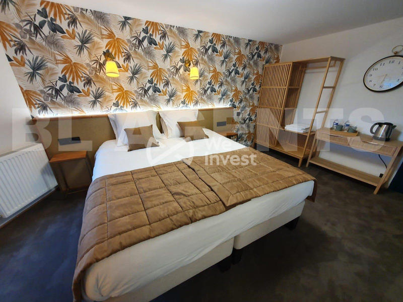 Maison - 637 m² - 20 pièces