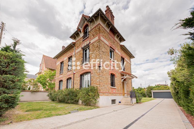 Maison - 232 m² - 9 pièces