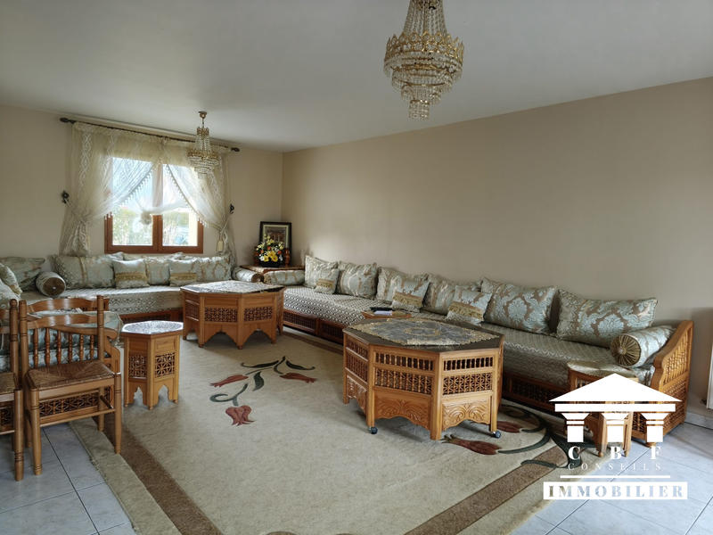 Maison - 178 m² - 9 pièces