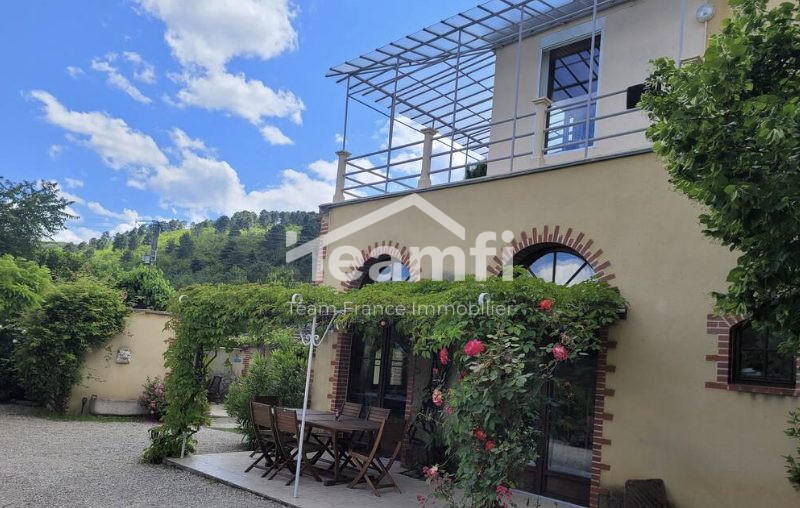 Mas - 215 m² - 12 pièces