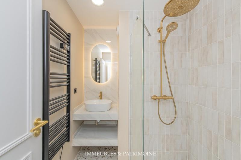 Immeuble - 70 m² - 3 pièces