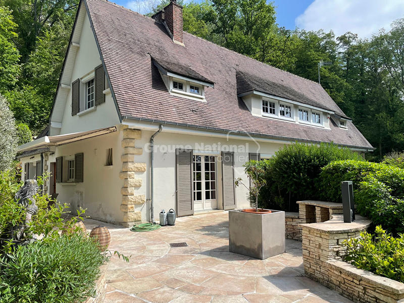 Maison - 270 m² - 8 pièces