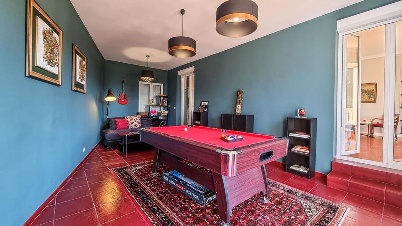 Propriété - 473 m² - 11 pièces