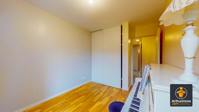 Appartement - 92 m² - 4 pièces