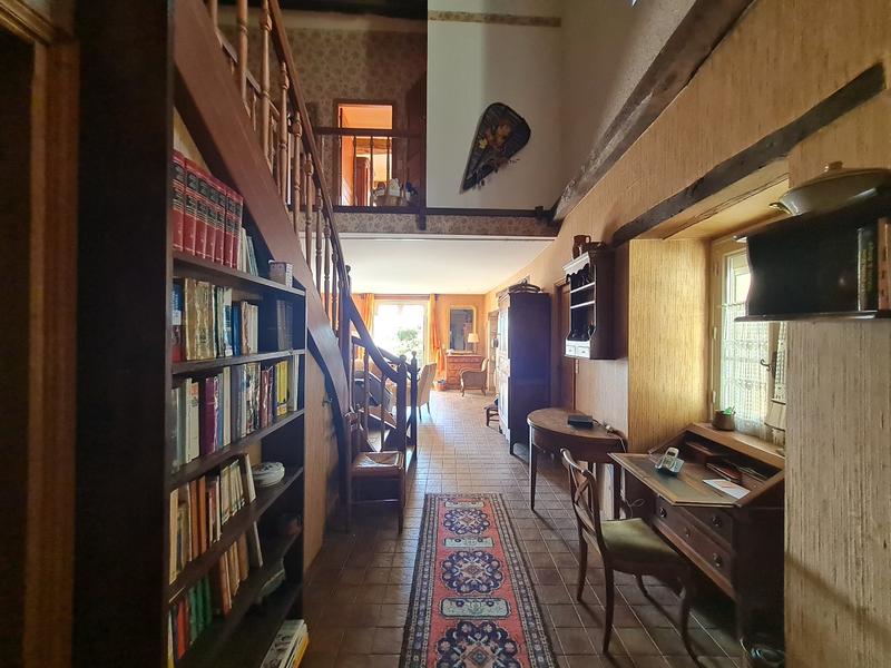 Maison - 249 m² - 9 pièces