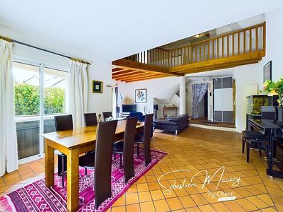 Maison - 151 m² - 7 pièces