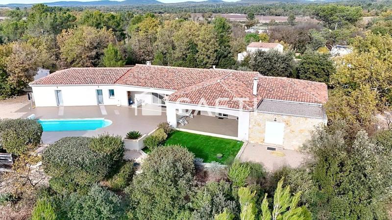 Villa - 205 m² - 5 pièces