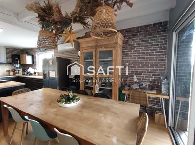 Maison - 162 m² - 9 pièces