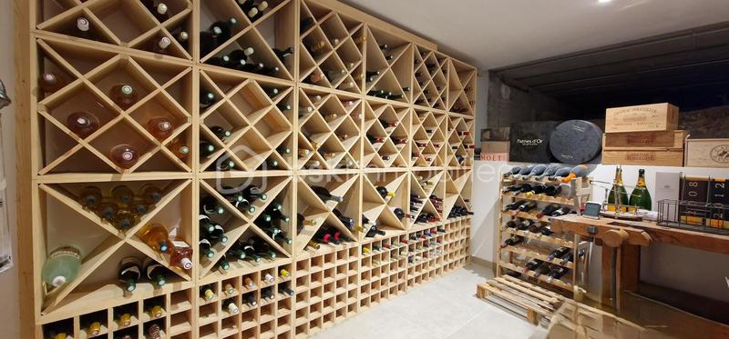 Maison traditionnelle - 241 m² - 6 pièces