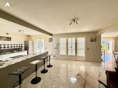 Villa - 169 m² - 5 pièces