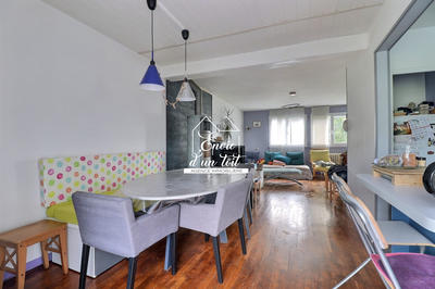 Maison - 101 m² - 5 pièces