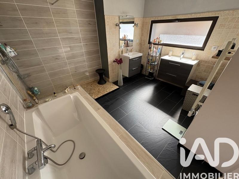 Maison - 126 m² - 5 pièces