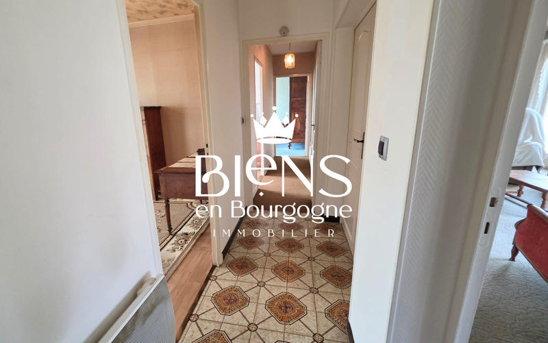 Maison traditionnelle - 174 m² - 7 pièces