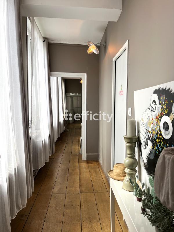 Maison de ville - 267 m² - 8 pièces