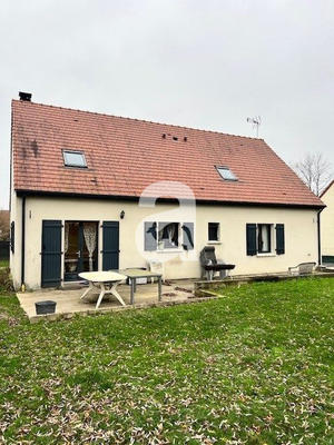 Maison - 135 m² - 9 pièces