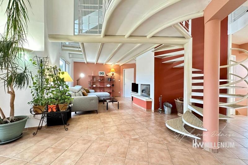 Maison - 176 m² - 5 pièces