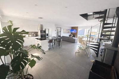 Maison - 156 m² - 6 pièces