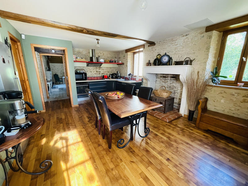 Maison - 223 m² - 7 pièces