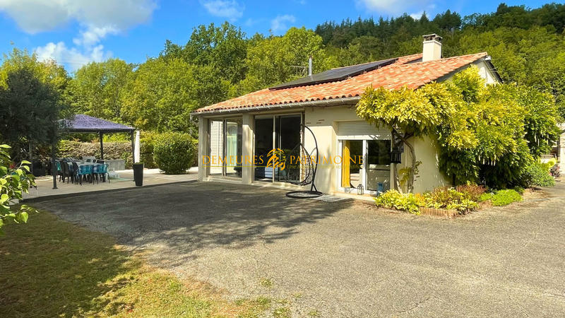 Maison - 208 m² - 7 pièces