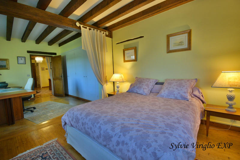 Maison - 207 m² - 6 pièces